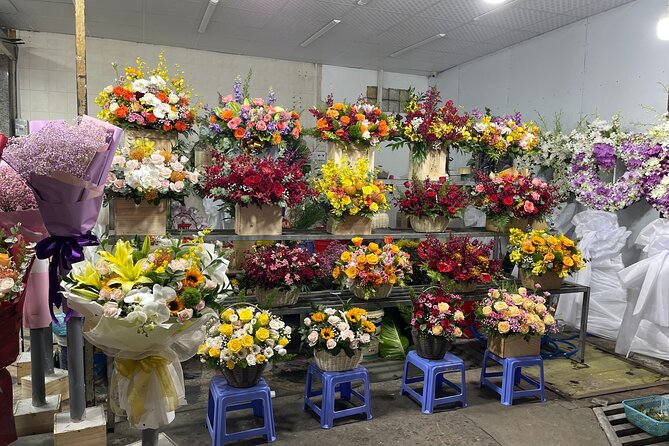 Private Craft Beer and Sightseeing Adventure Tour on Scooter in Ho Chi Minh City - Stop 2: Ho Thi Ky flower market, then a wander toward Cambodia Market