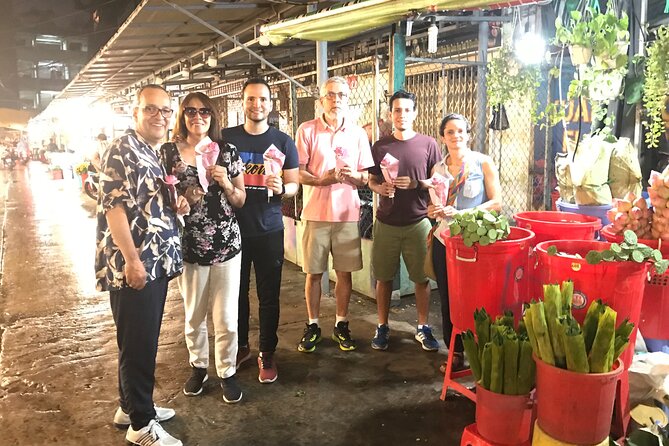Private Craft Beer and Sightseeing Adventure Tour on Scooter in Ho Chi Minh City - Stop 1: Nguyen Thien Thuat apartment buildings and everyday local life