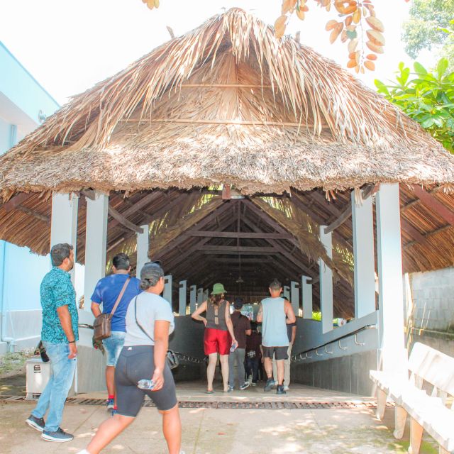 Private Cu Chi & Mekong Delta Tour: History Meets Nature - Vinh Trang Pagoda: Southern Vietnam’s Calm, Not Just Old Stones