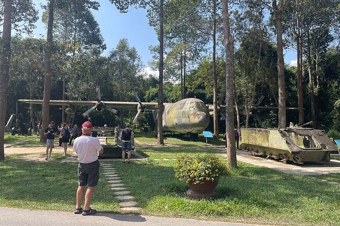 Private Cu Chi Tunnels Tour Half Day - Củ Chi tunnels: crawlways, trapdoors, and why the details matter
