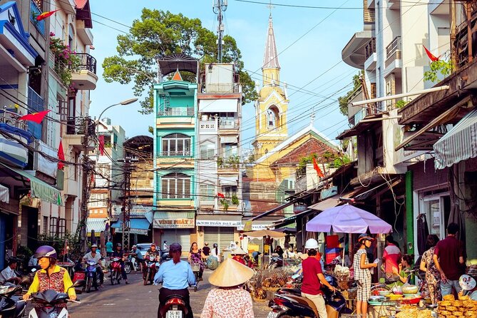 Private Ho Chi Minh City Tour Full day Trip - Lunch, entry fees, and what you’ll want to budget for drinks