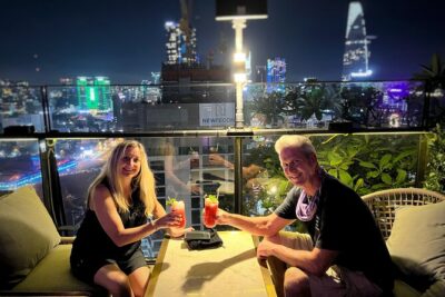 Private Jeep City Tour Saigon by Night and Skybar Drink - The Independence Palace stop: short, but photo-friendly and symbolic