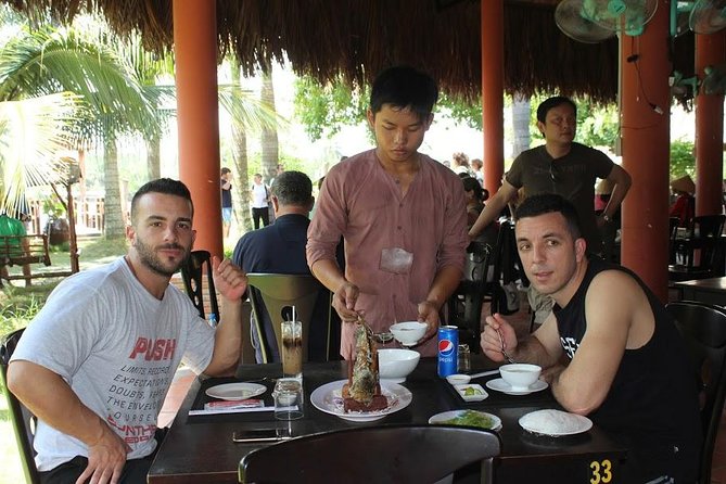 Private Mekong Delta Tour – Boat Ride & Local Lunch - Traditional folk music in a peaceful garden: culture without the strain