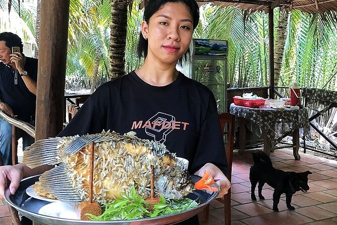 Private tour: Explore the authentic rural life in Ben Tre - Rowing boat and the water palms canal: where the day slows down