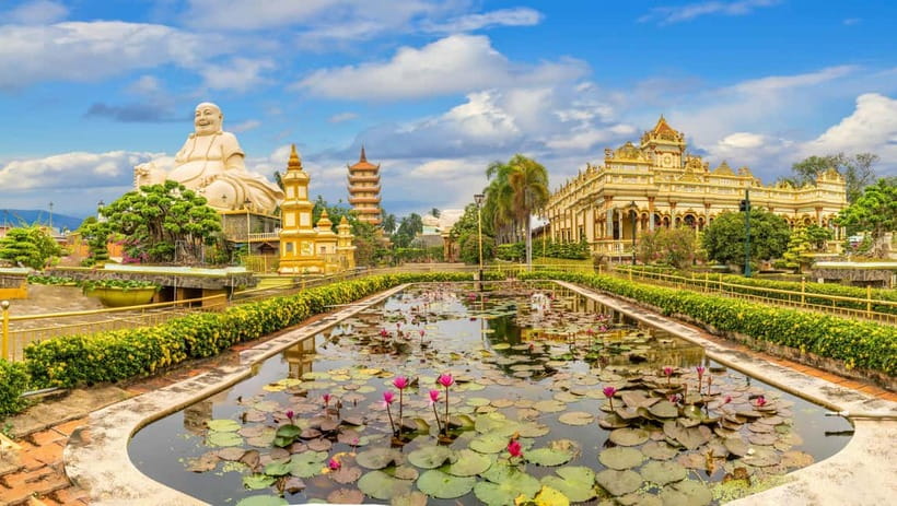 Private Vinh Trang Pagoda & Mekong Delta from Ho Chi Minh - Entering Vinh Trang Pagoda at a gentle pace