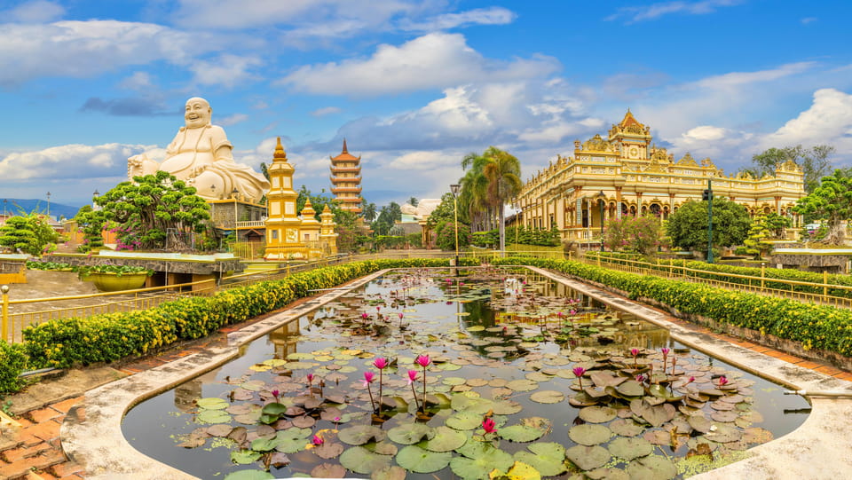 Private Vinh Trang Pagoda & Mekong Delta from Ho Chi Minh - English-speaking guides: where the day becomes easier