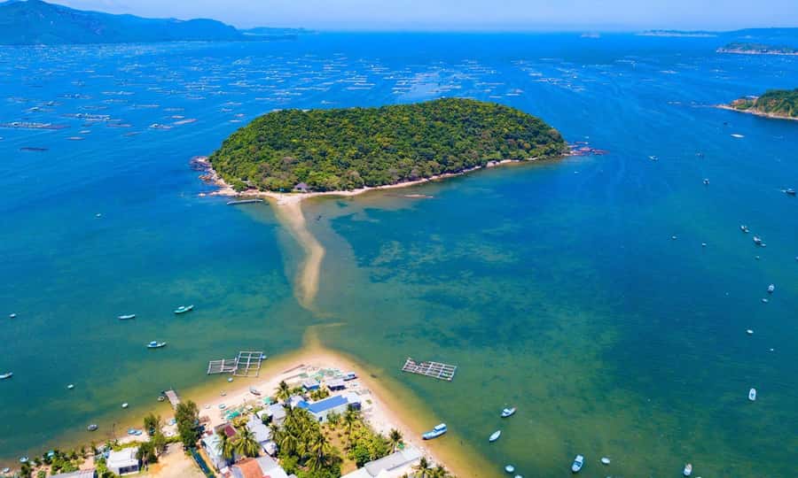 Quy Nhon Island Day Tour: Ky Co Beach, Eo Gio - Hon Kho Island Snorkel: Coral Reefs in Crystal Water