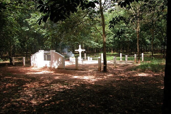 Remembering Long Tan- Nui Dat Battle : A Tour of Historic Sites - Horseshoe Hill and the Diggers base: adding another piece of the puzzle
