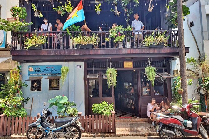 Saigon City Sights & War Remnant Museum on Scooter - Riding Saigon by scooter: fast, fun, and controlled