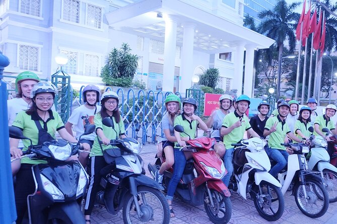 Saigon city tour & Street food - From old apartment street-food areas to District 10 markets