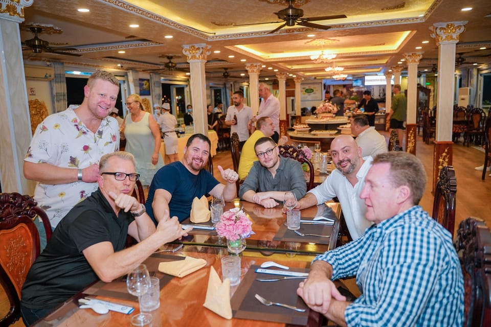 Saigon Dinner On Cruise Tour With Private Table - Music, Breeze, and Guides: Making the Evening Comfortable