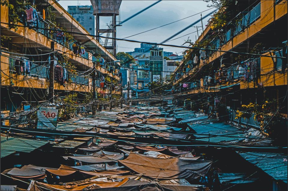 Saigon Off-the-Beaten Path-Cycling Tour in Ho Chi Minh City - Meeting at Jackfruit Adventure in Quận 1 and getting ready fast