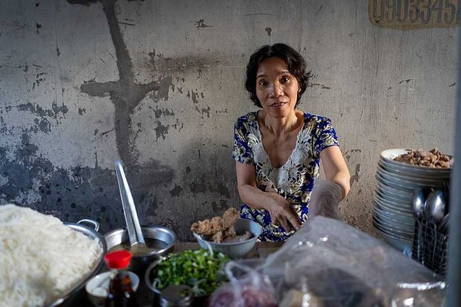Saigon Railway Village Photo Tour - Breakfast stop: coffee and noodles or banh mi (and what to plan)