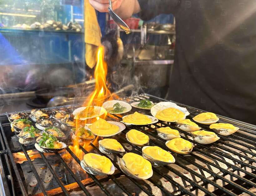 Secret walking Food Tour Ho Chi Minh City - Hairy Ark Clams: Saigon Black Pepper Comfort
