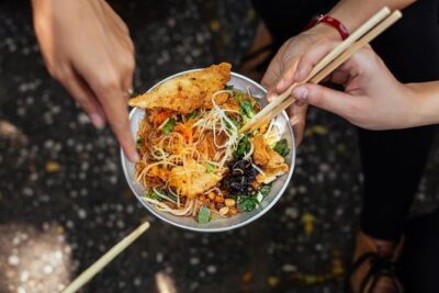 The 10 Tastings of Ho Chi Minh City With Locals: Private Street Food Tour - The 3-hour rhythm: heat, landmarks, and smart pacing