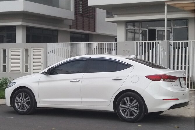 (TOP) Private car: Ho Chi Minh Airport (SGN) from/to Mui Ne - Airport pickup at SGN: the part that saves your first hour