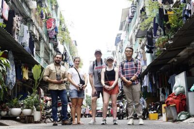 Using Medium Format film camera to discover Saigon - Coffee at a 90-year-old shop and the 1968 HCMC building