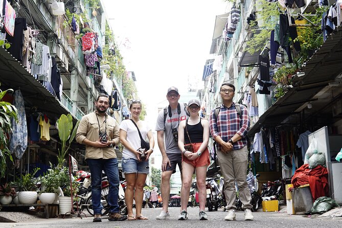 Using Medium Format film camera to discover Saigon - Coffee at a 90-year-old shop and the 1968 HCMC building