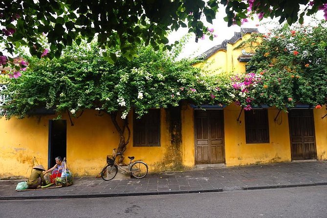 Vietnam Tour from the South to the North in 10 Days 9 Nights - Flying to Hanoi and the Old Citadel gate orientation